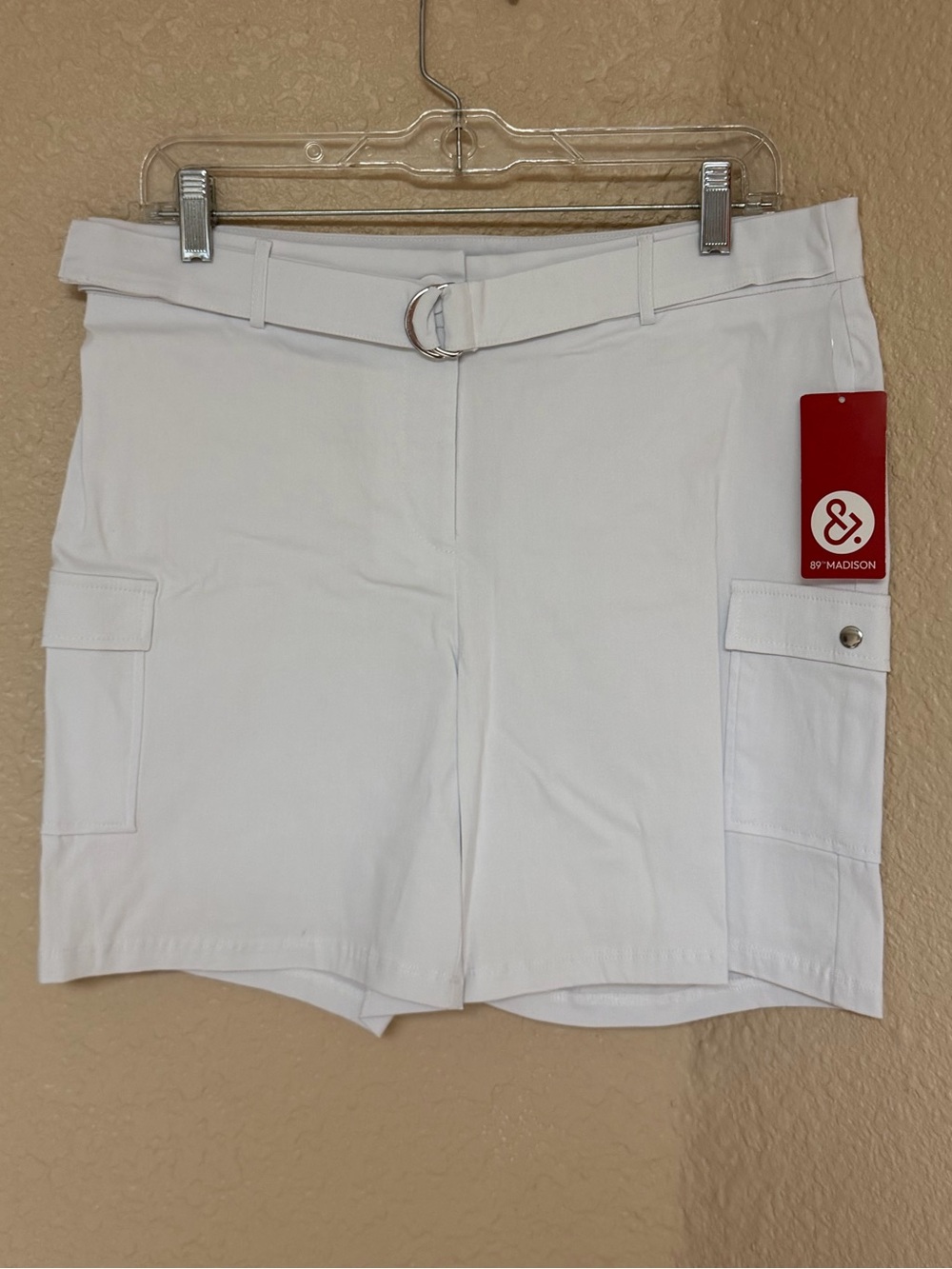 4/$20 89th & Madison White Women's Cargo Shorts with Belt